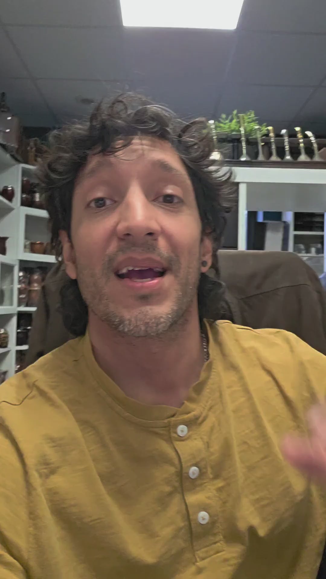 Vidéo : Gustavo montre comment utiliser le Mate Listo El Gaucho, pièce par pièce