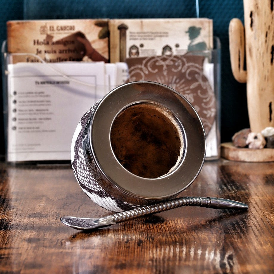 Maté Impérial Cuir Façon Serpent brun et crème, virole d'alpaca et cinta Abstraite N°4, avec sa bombilla en acier inox