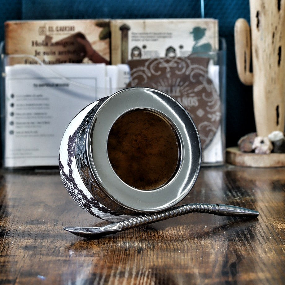 Maté Impérial Cuir Façon Serpent brun et crème, virole d'alpaca et cinta Abstraite N°5, avec sa bombilla en acier inox