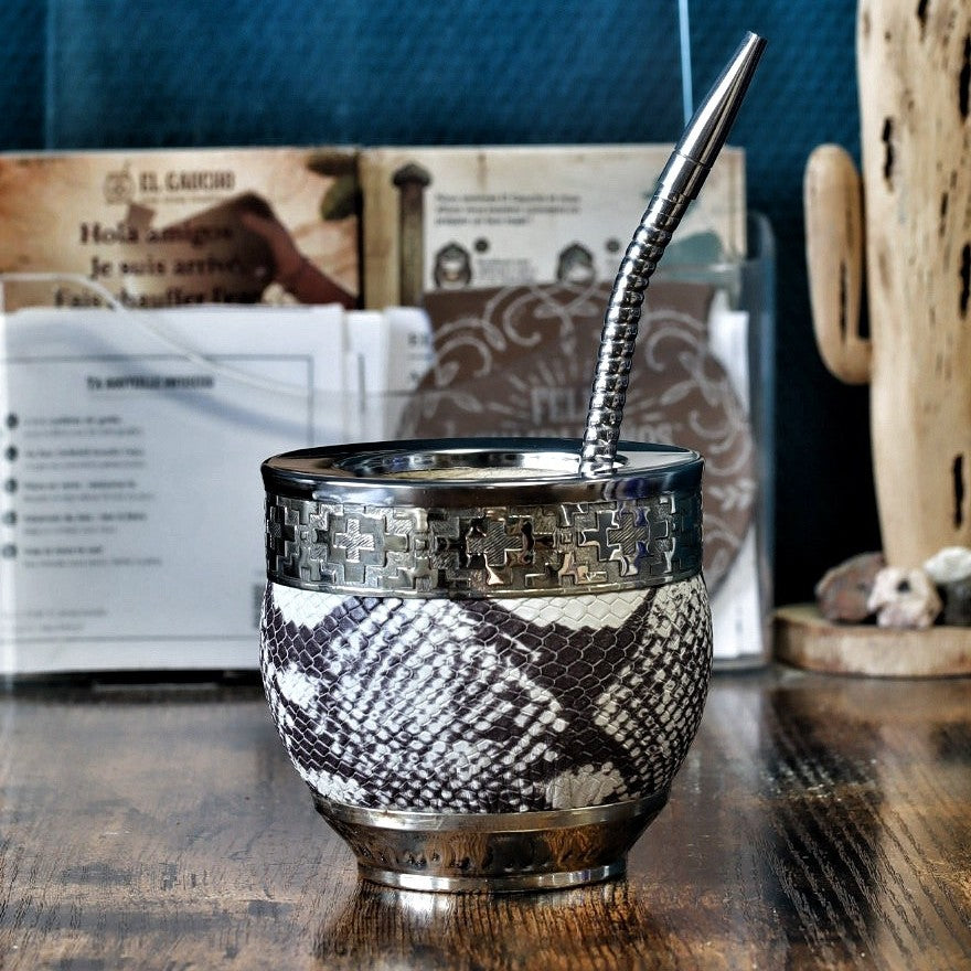 Maté Impérial Cuir Façon Serpent brun et crème, virole d'alpaca et cinta Pampa N°2, avec sa bombilla en acier inox