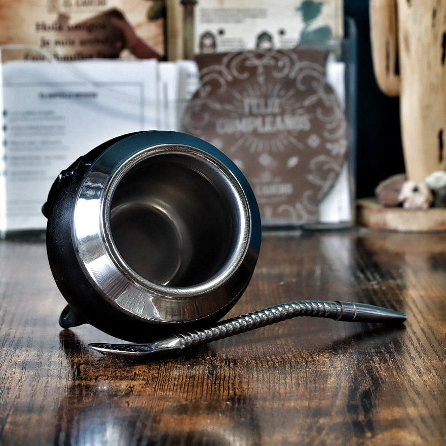 Maté Torpedo Deluxe en cuir lisse noir, virole acier, avec sa bombilla en acier inox