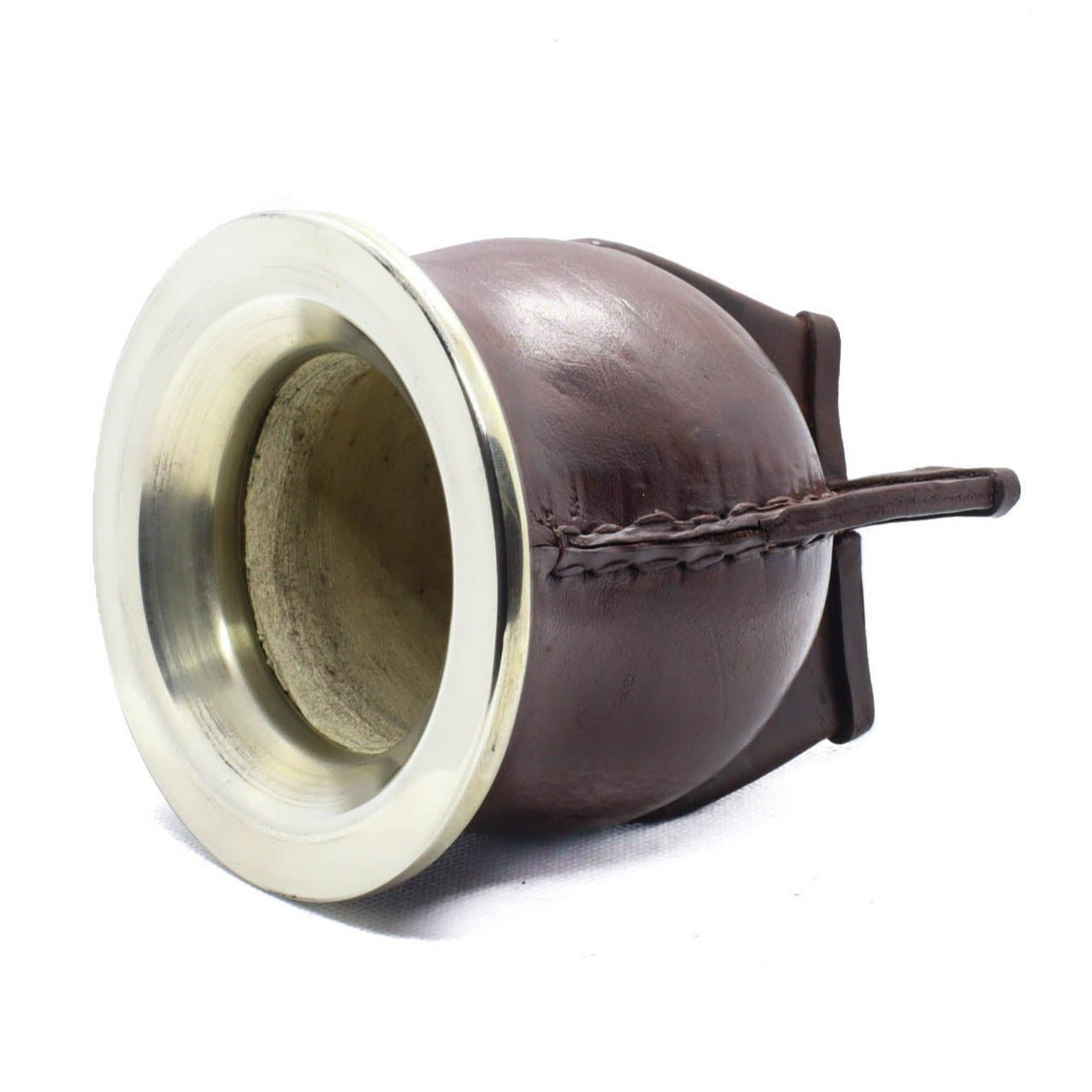 calebasse camionero couchée, vue de la base et de la finition en cuir